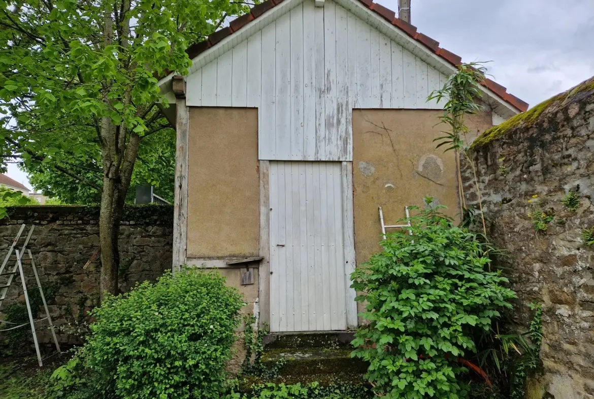 Maison de 110m² avec jardin et garage en centre-ville d'Autun 