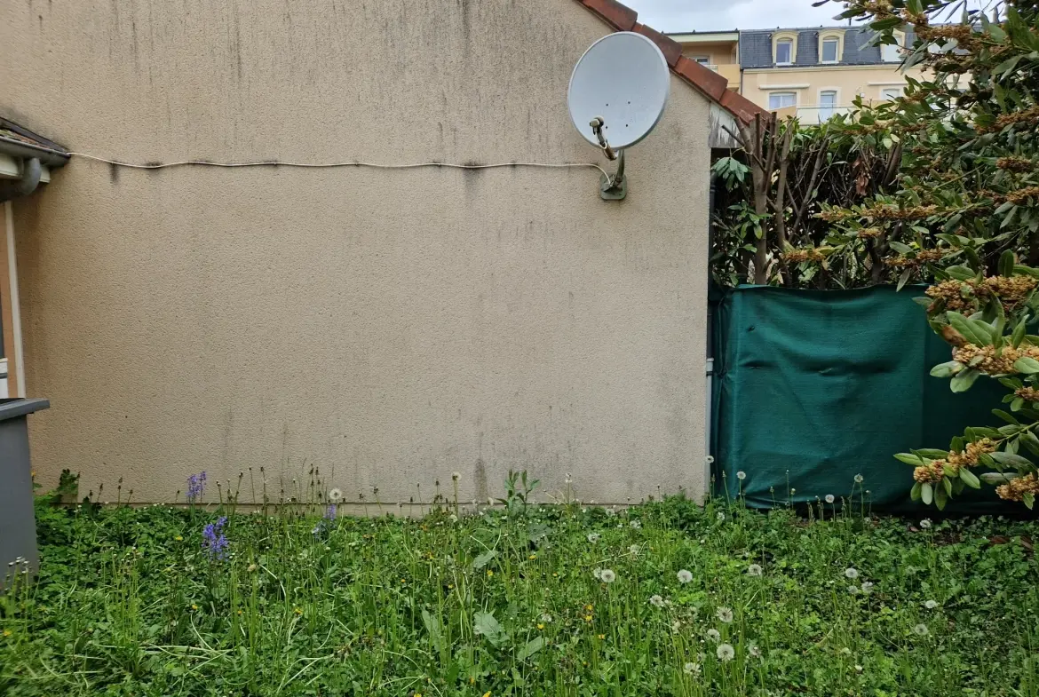 Maison de 110m² avec jardin et garage en centre-ville d'Autun 