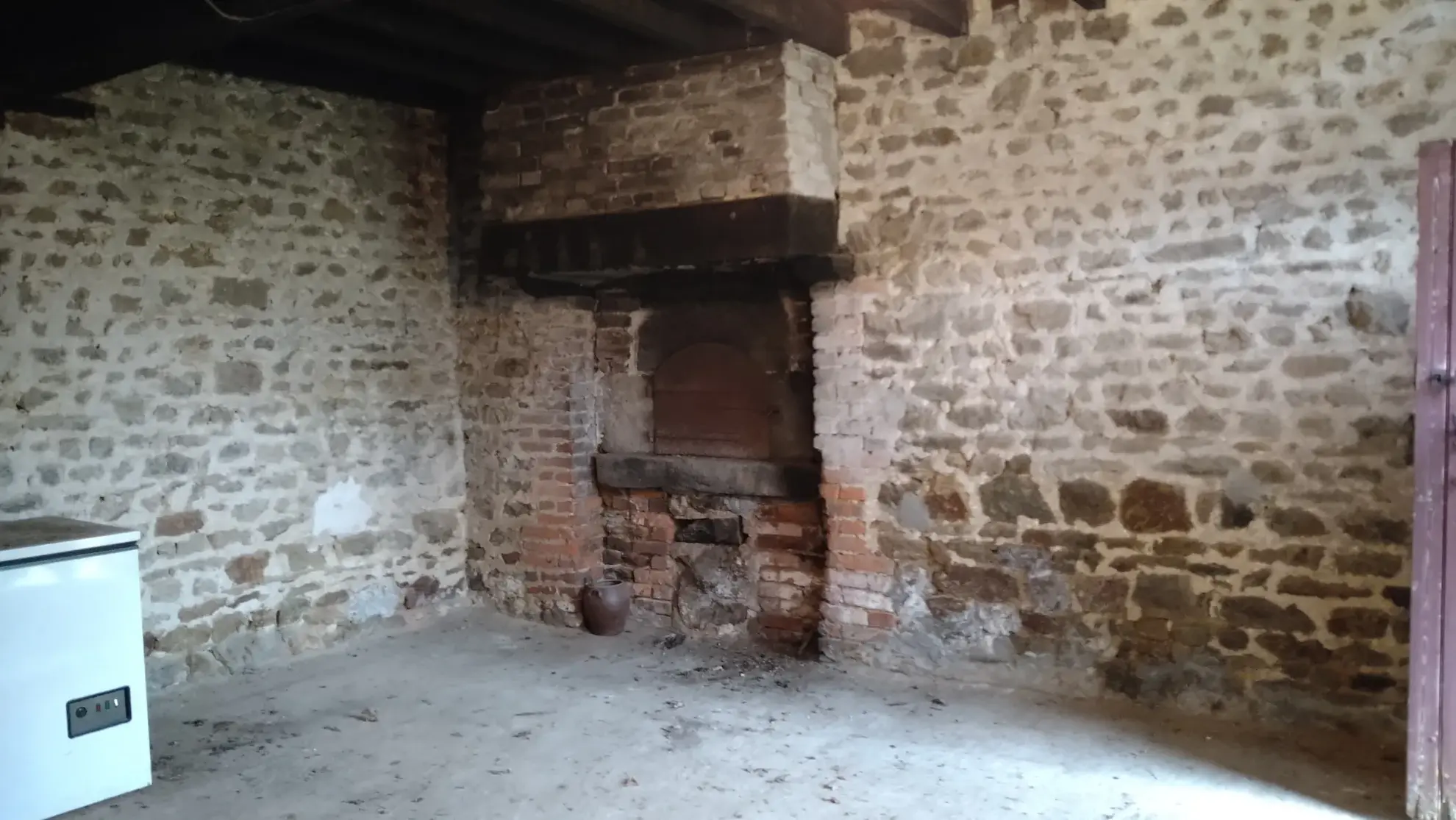 Ancien corps de ferme à vendre à Villaines la Juhel en Mayenne 