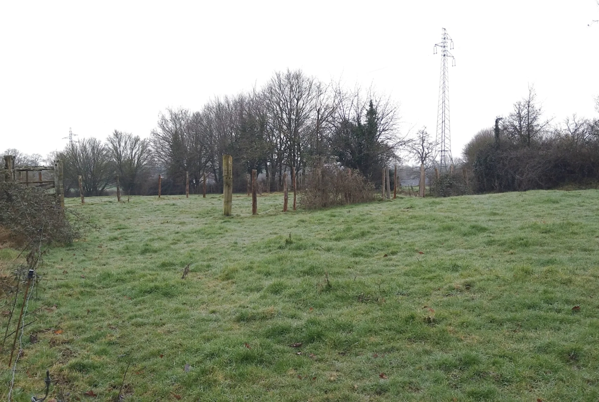 Ancien corps de ferme à vendre à Villaines la Juhel en Mayenne 
