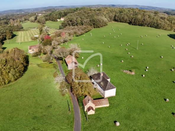 Charmante maison en pierre avec grand potentiel à Fajoles - Opération de rénovation