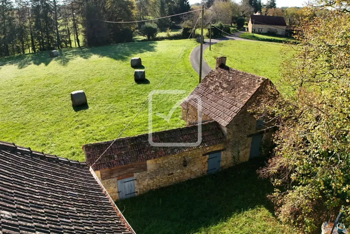 Charmante maison en pierre avec grand potentiel à Fajoles - Opération de rénovation 