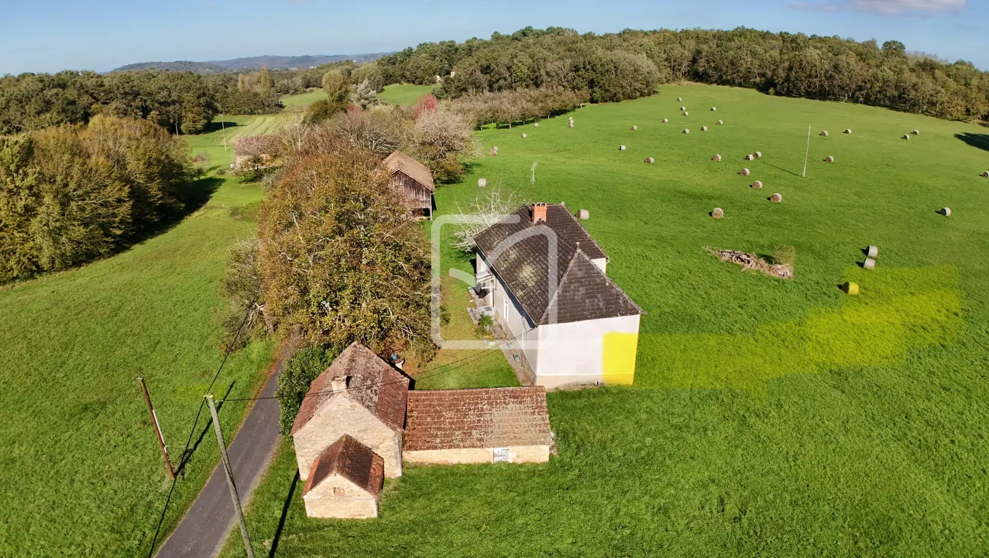Charmante maison en pierre avec grand potentiel à Fajoles - Opération de rénovation 