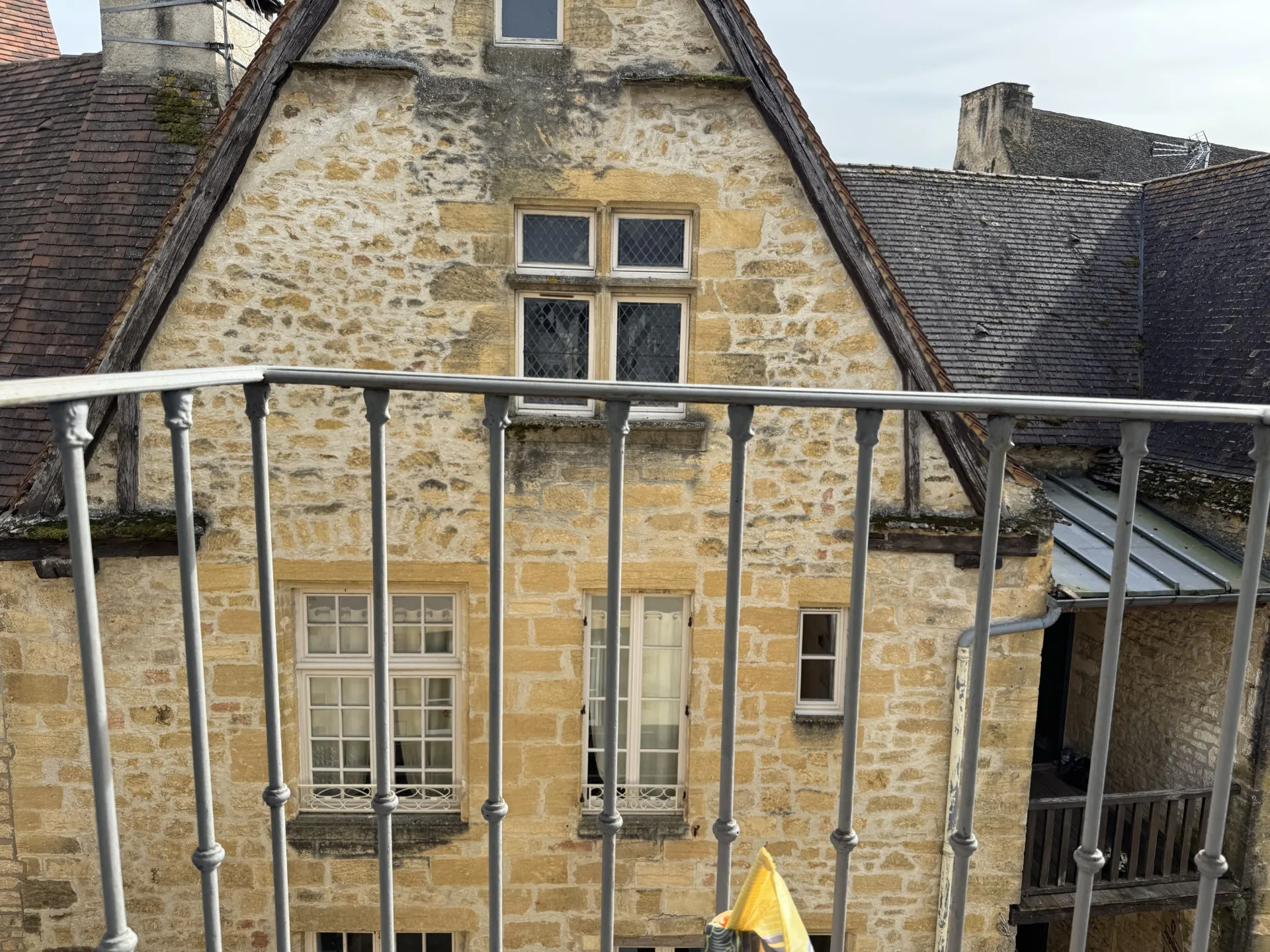 Appartement T3 dans le centre historique de Sarlat - Opportunité d’investissement 