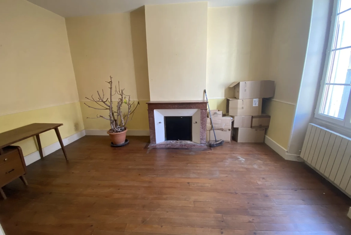 Maison de ville en pierre de 115 m² avec jardin à La Réole 