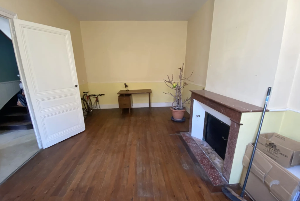 Maison de ville en pierre de 115 m² avec jardin à La Réole 