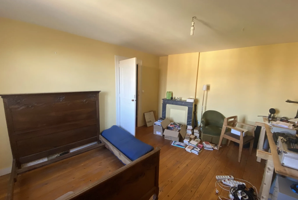 Maison de ville en pierre de 115 m² avec jardin à La Réole 