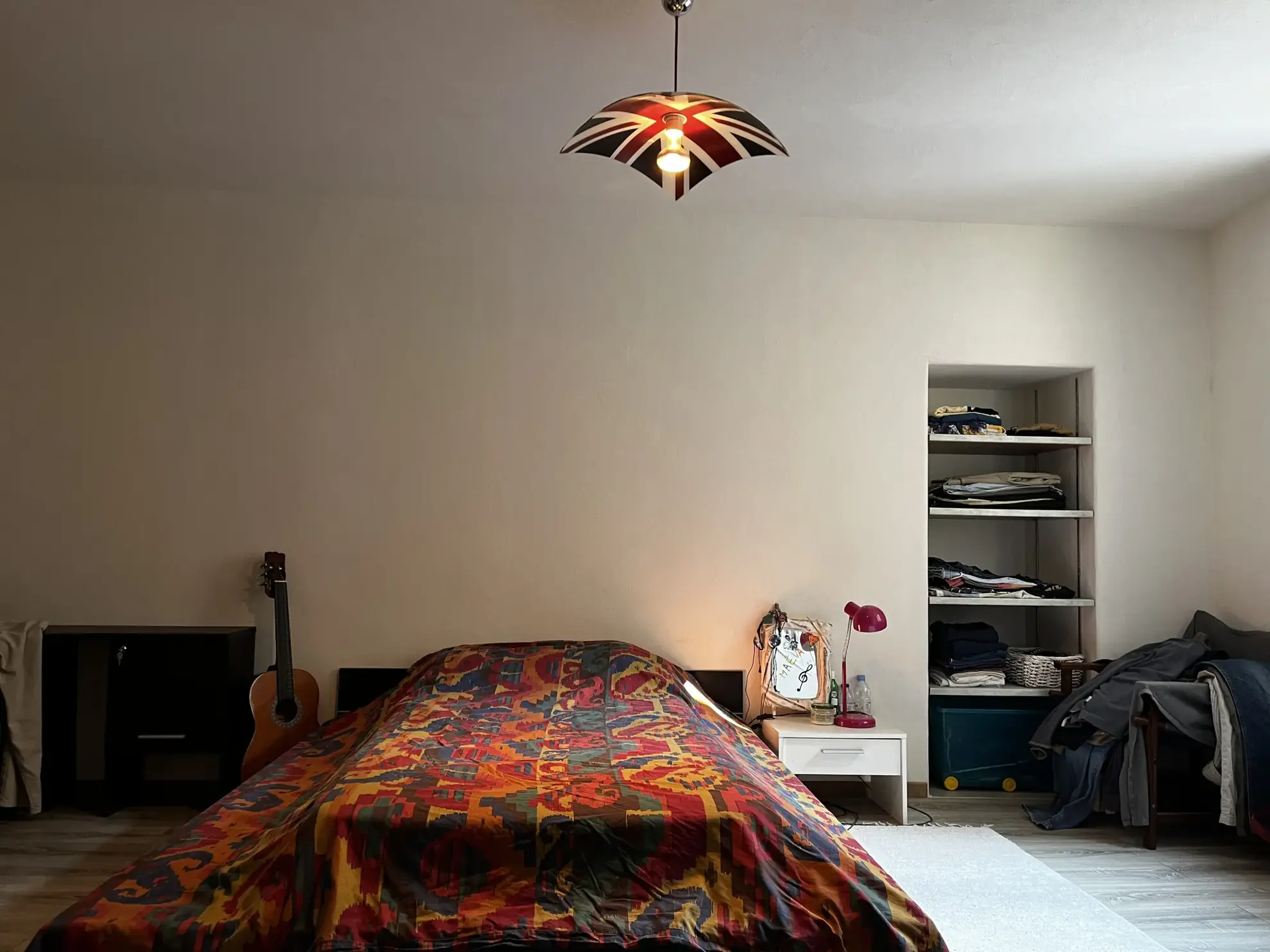 Ensemble immobilier rénové à Mirebeau avec 4 appartements, idéal investissement 