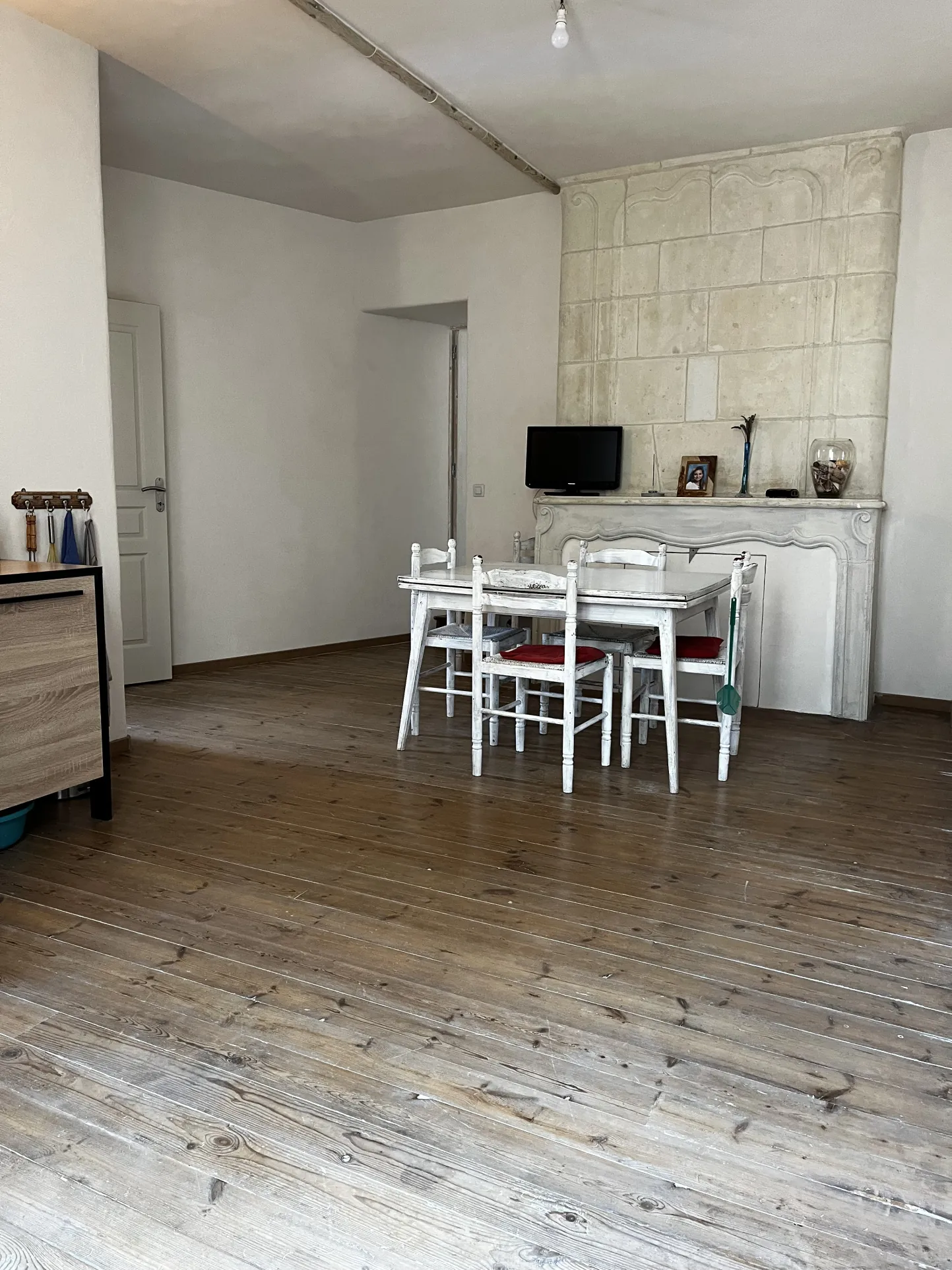 Ensemble immobilier rénové à Mirebeau avec 4 appartements, idéal investissement 