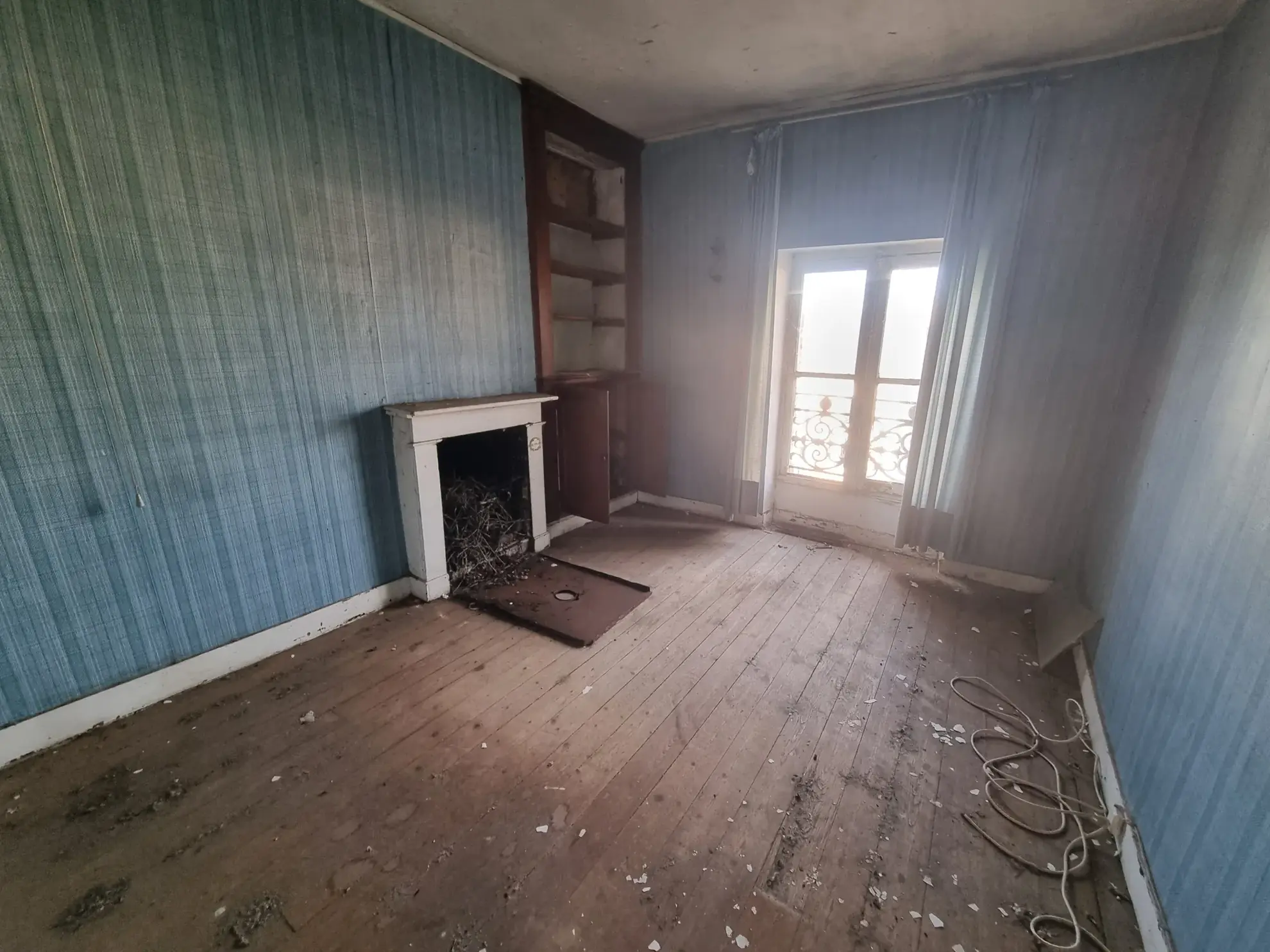 Immeuble de rapport à Courtomer – Deux maisons à rénover avec terrain 