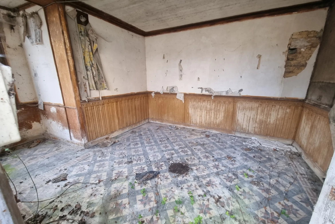 Immeuble de rapport à Courtomer – Deux maisons à rénover avec terrain 