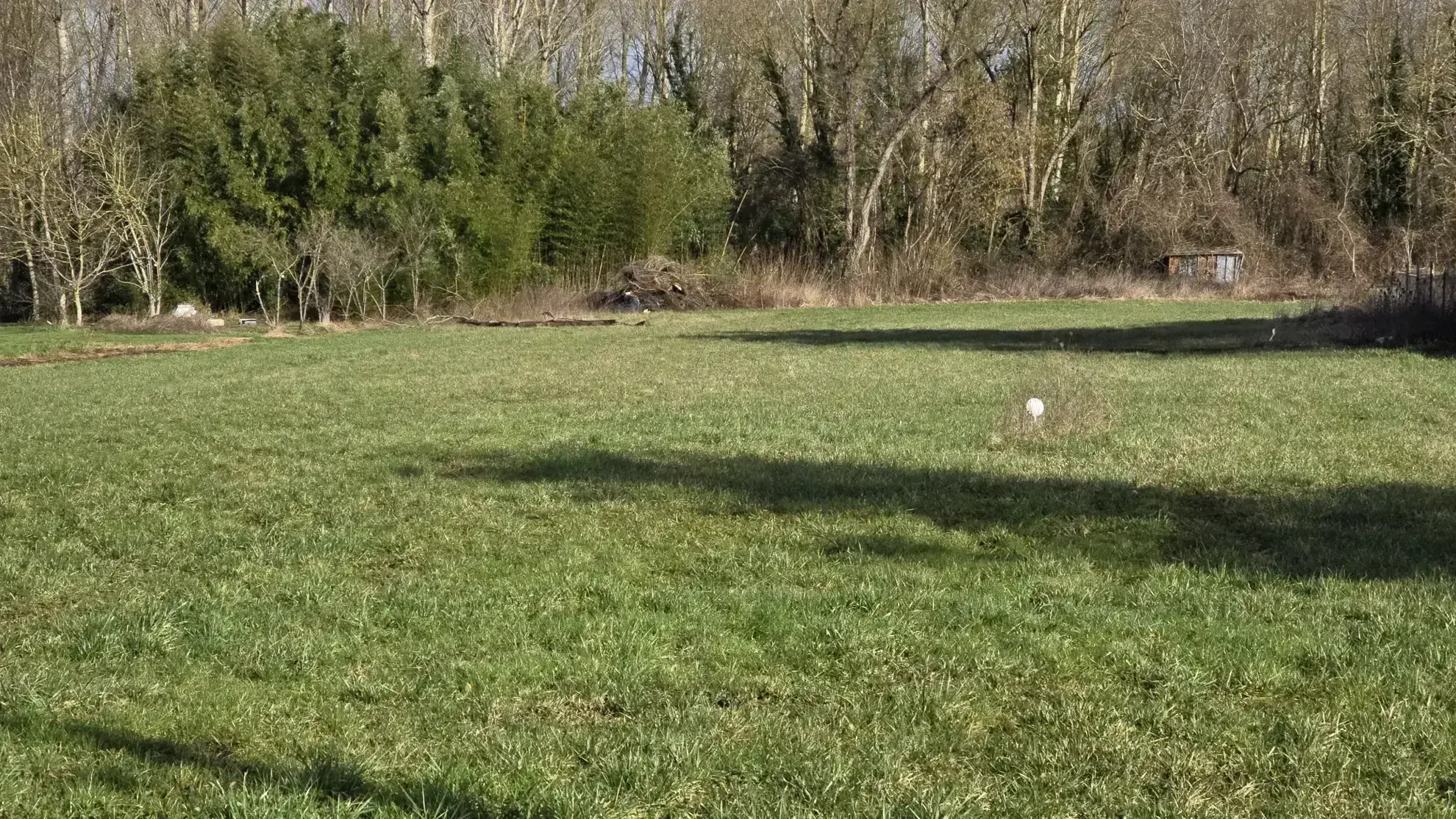 Terrain constructible de 696 m2 à Forges, proche Aigrefeuille d'Aunis 