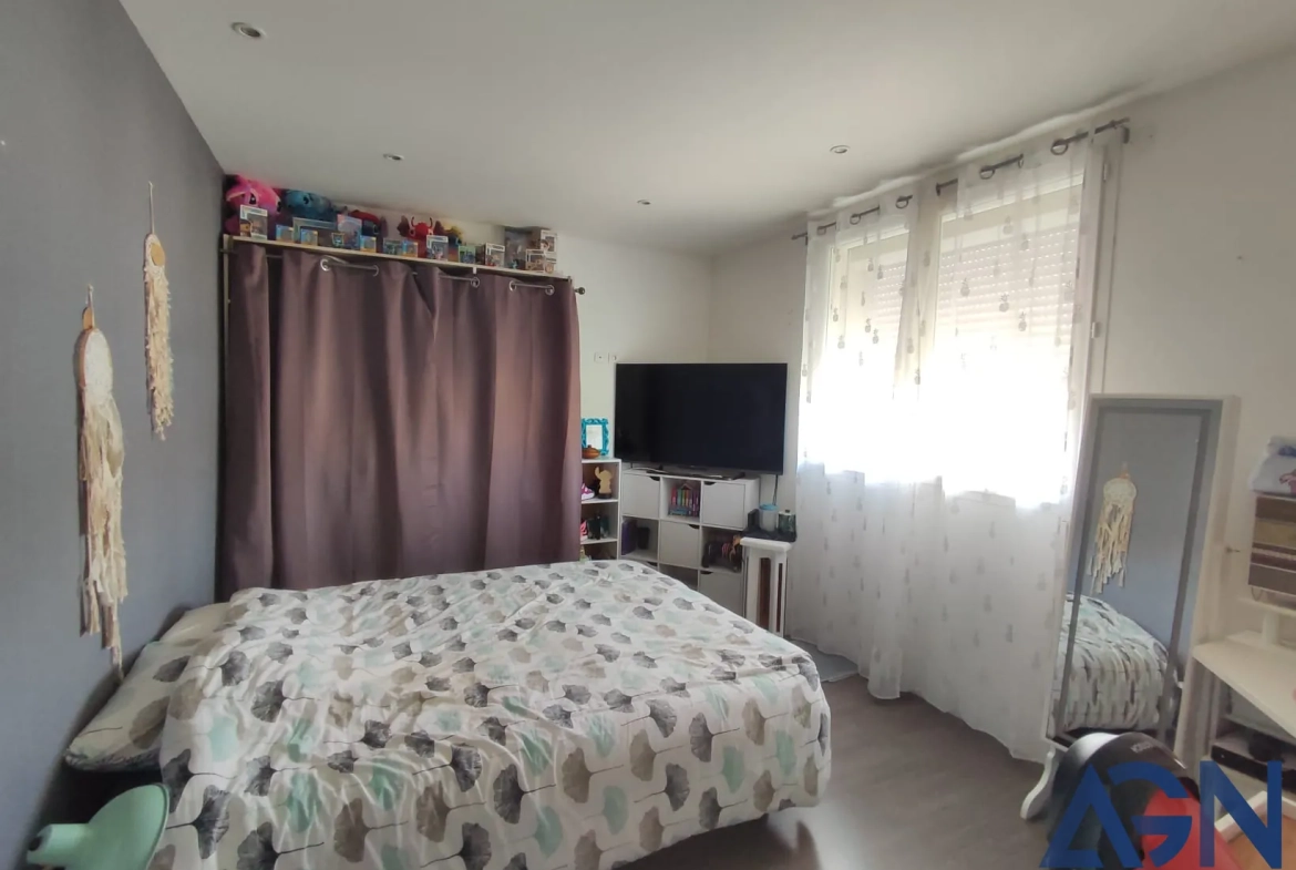 Maison lumineuse de 173 m² avec 2 appartements et jardin à Agde 