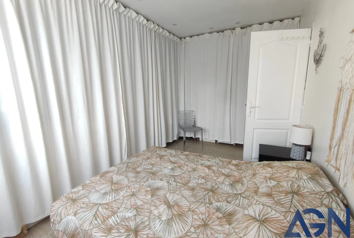 Maison lumineuse de 173 m² avec 2 appartements et jardin à Agde 
