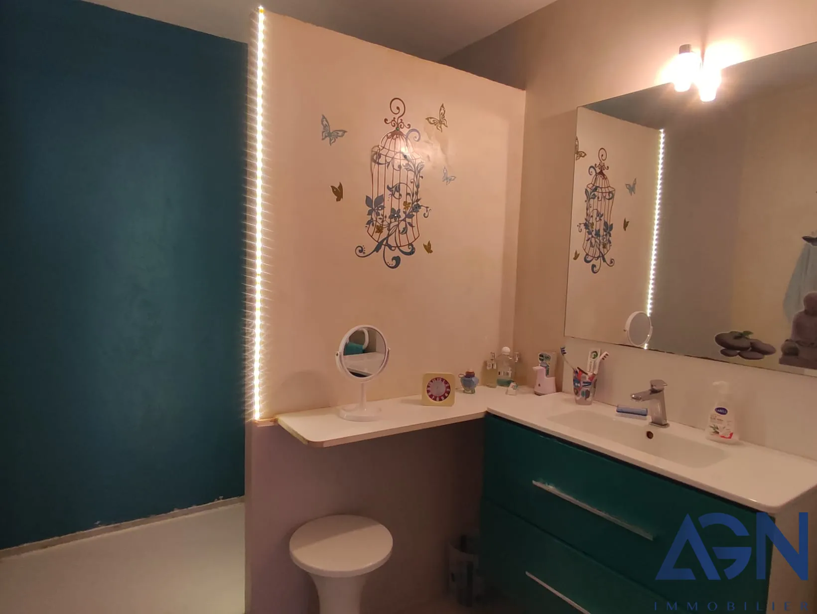 Maison lumineuse de 173 m² avec 2 appartements et jardin à Agde 