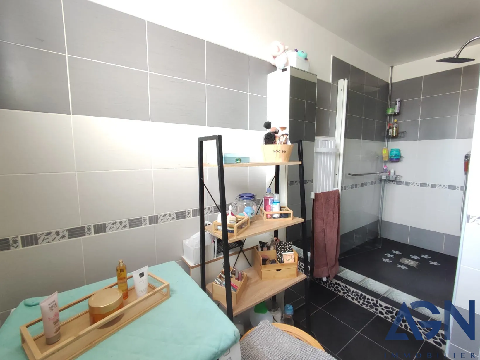 Maison lumineuse de 173 m² avec 2 appartements et jardin à Agde 