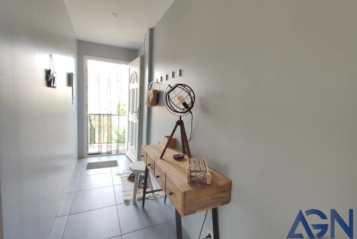 Maison lumineuse de 173 m² avec 2 appartements et jardin à Agde 