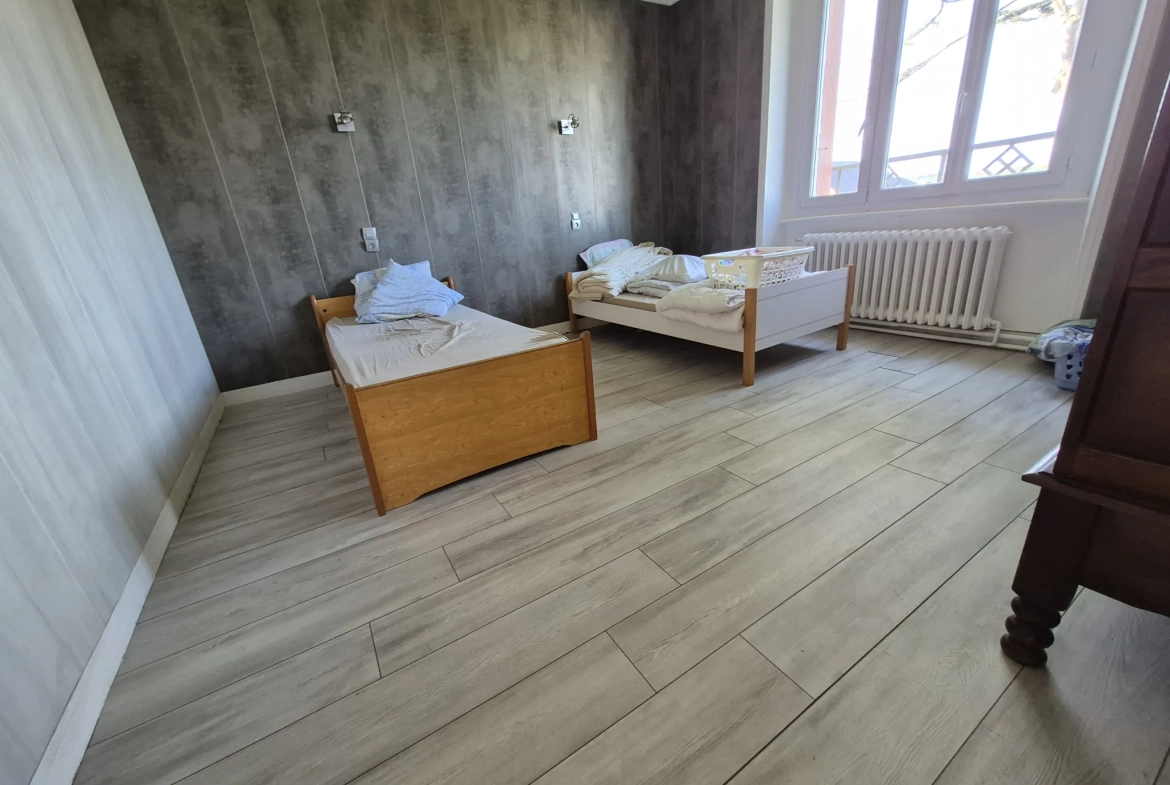 Maison familiale à Plabennec de 146 m² avec 5 chambres et jardin 