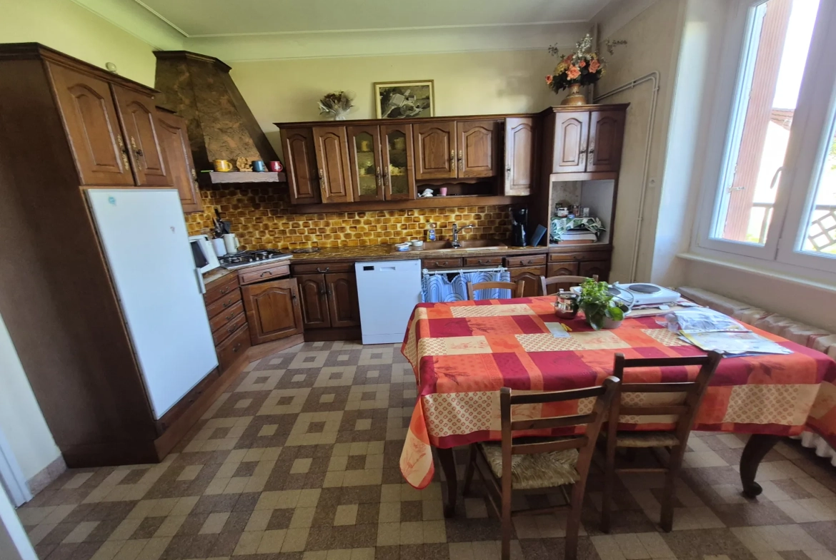 Maison familiale à Plabennec de 146 m² avec 5 chambres et jardin 