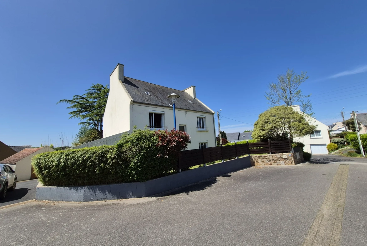Maison familiale à Plabennec de 146 m² avec 5 chambres et jardin 
