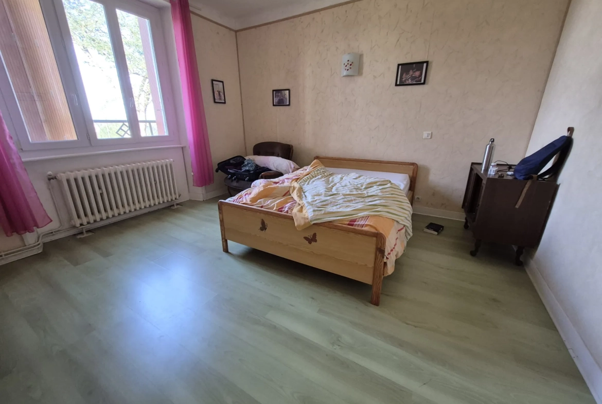 Maison familiale à Plabennec de 146 m² avec 5 chambres et jardin 