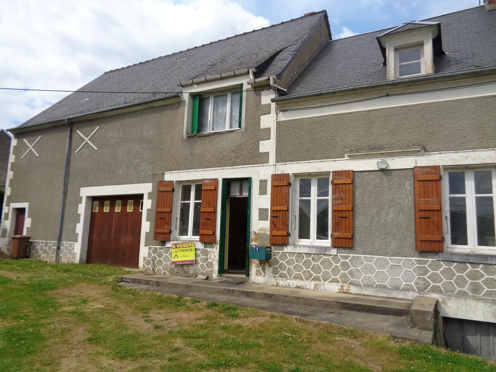 Maison individuelle de 86 m² avec dépendances à Premery, terrain de 2085 m² 