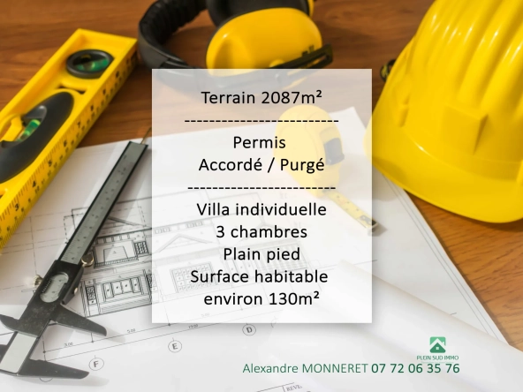 Terrain constructible à Grasse avec permis, vue dégagée, viabilisé