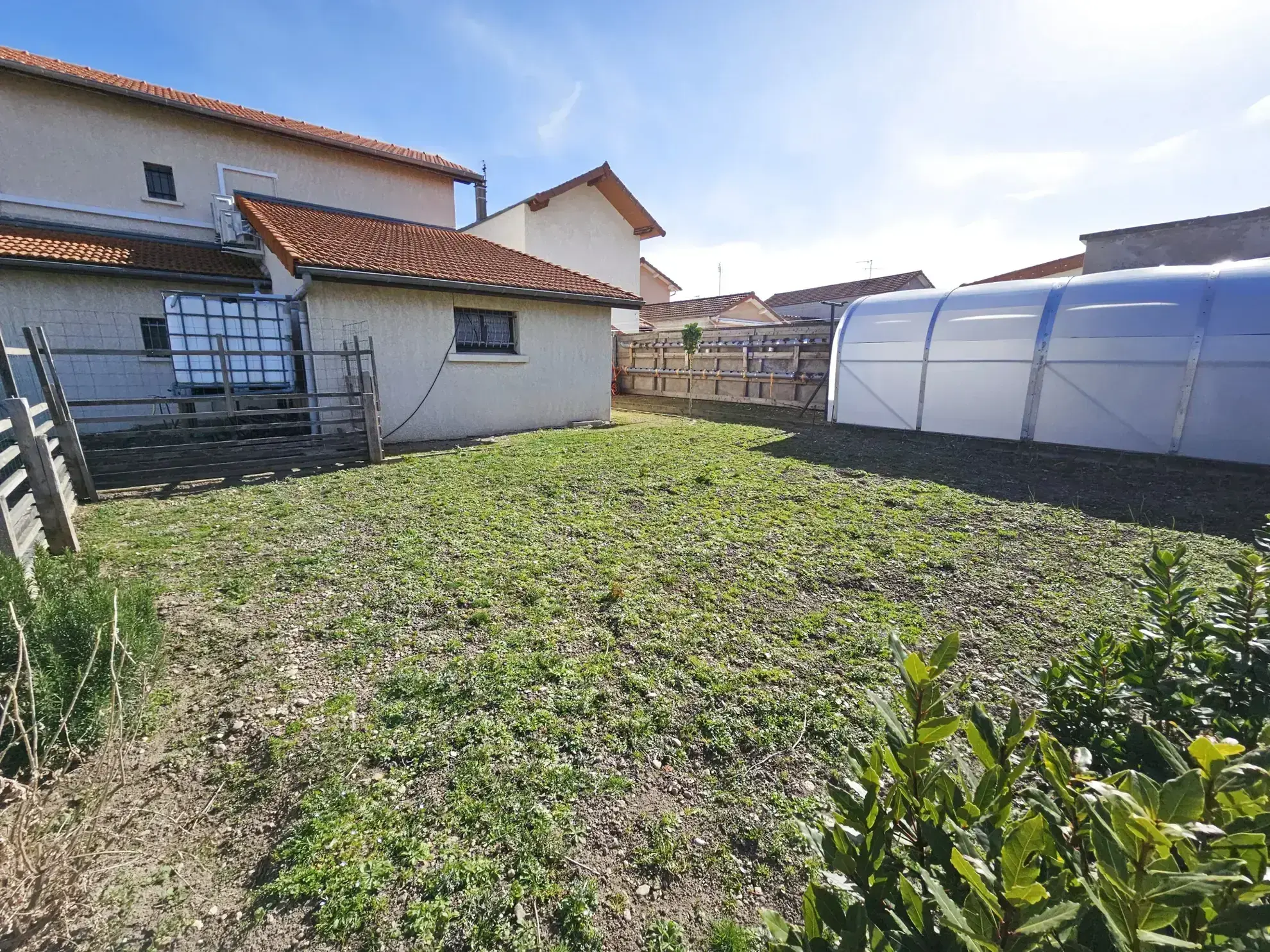 Maison à vendre à Le Coteau - 3 chambres, garage, calme, proximité centre-ville 