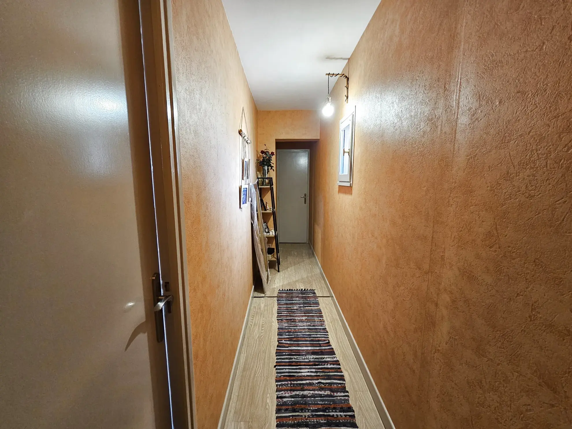 Maison à vendre à Le Coteau - 3 chambres, garage, calme, proximité centre-ville 