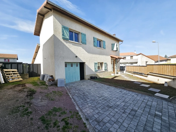 Maison à vendre à Le Coteau - 3 chambres, garage, calme, proximité centre-ville