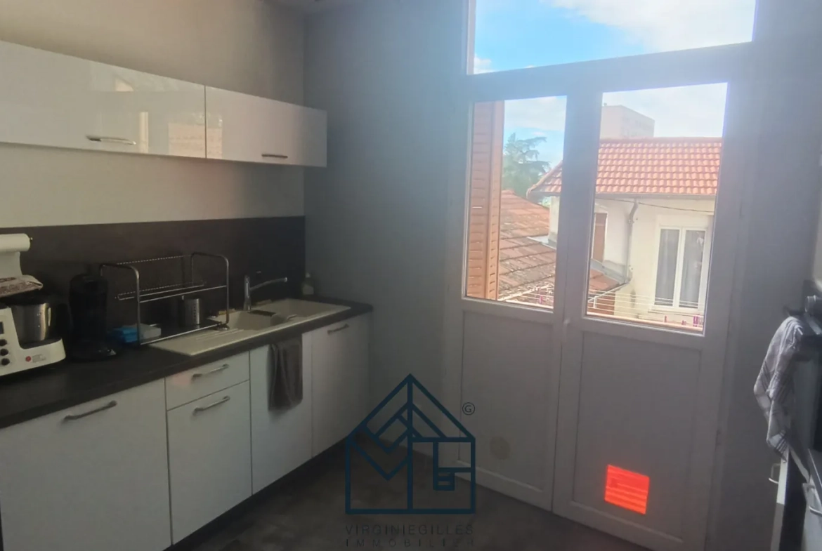 Appartement rénové à vendre à Le Coteau proche de Roanne, 88 m² 