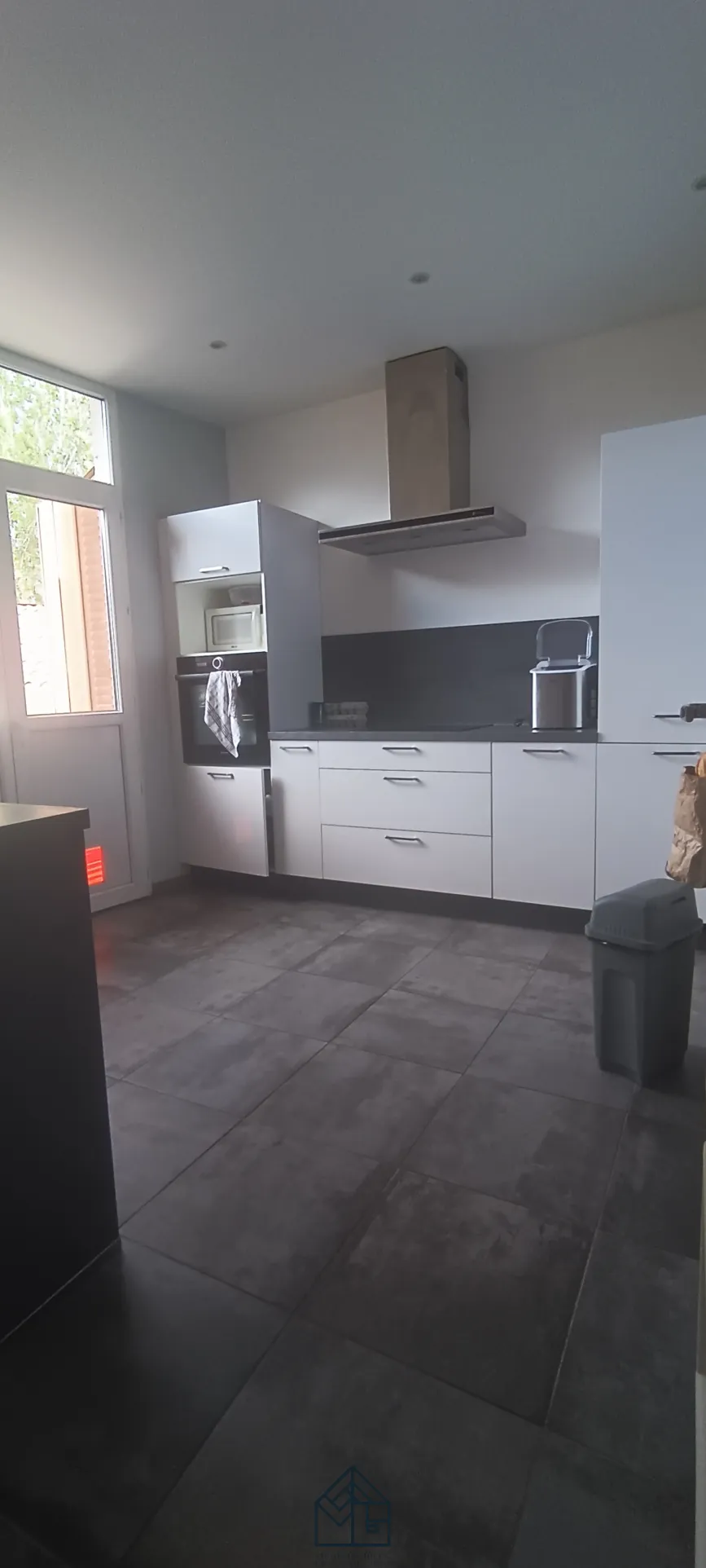 Appartement rénové à vendre à Le Coteau proche de Roanne, 88 m² 
