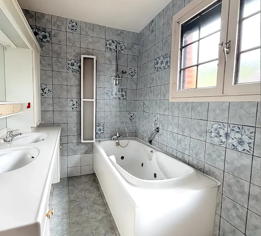 Maison individuelle en briques avec 4 chambres à Jeumont - Secteur privilégié 