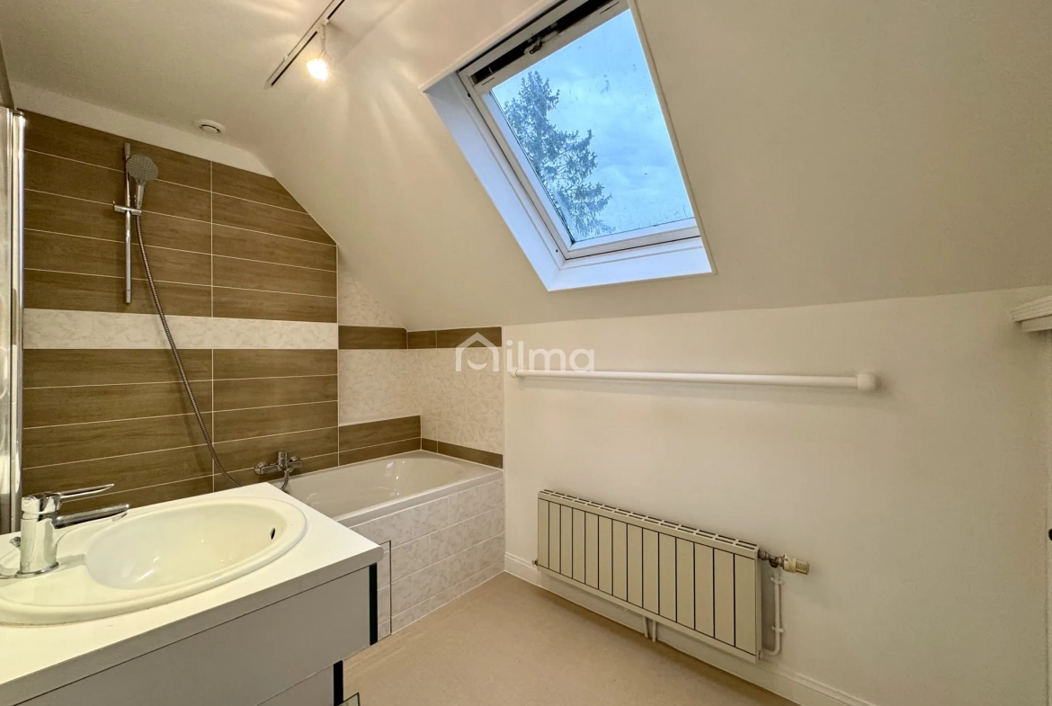 Maison briarde authentique de 215 m² proche Meaux, gare et Paris 