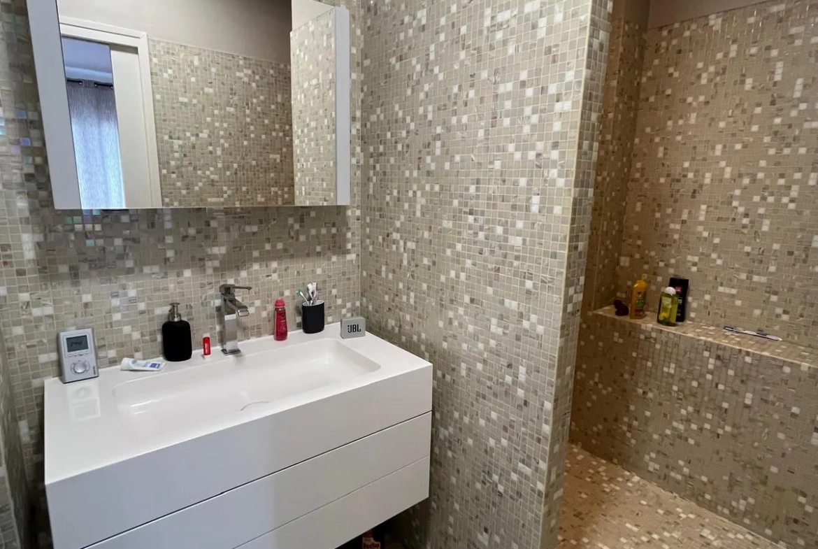 Appartement haut de gamme 108 m² à vendre à Saint-Étienne - Lumineux et rénové 