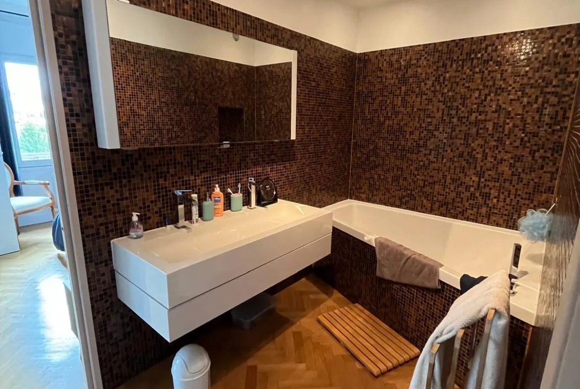 Appartement haut de gamme 108 m² à vendre à Saint-Étienne - Lumineux et rénové 