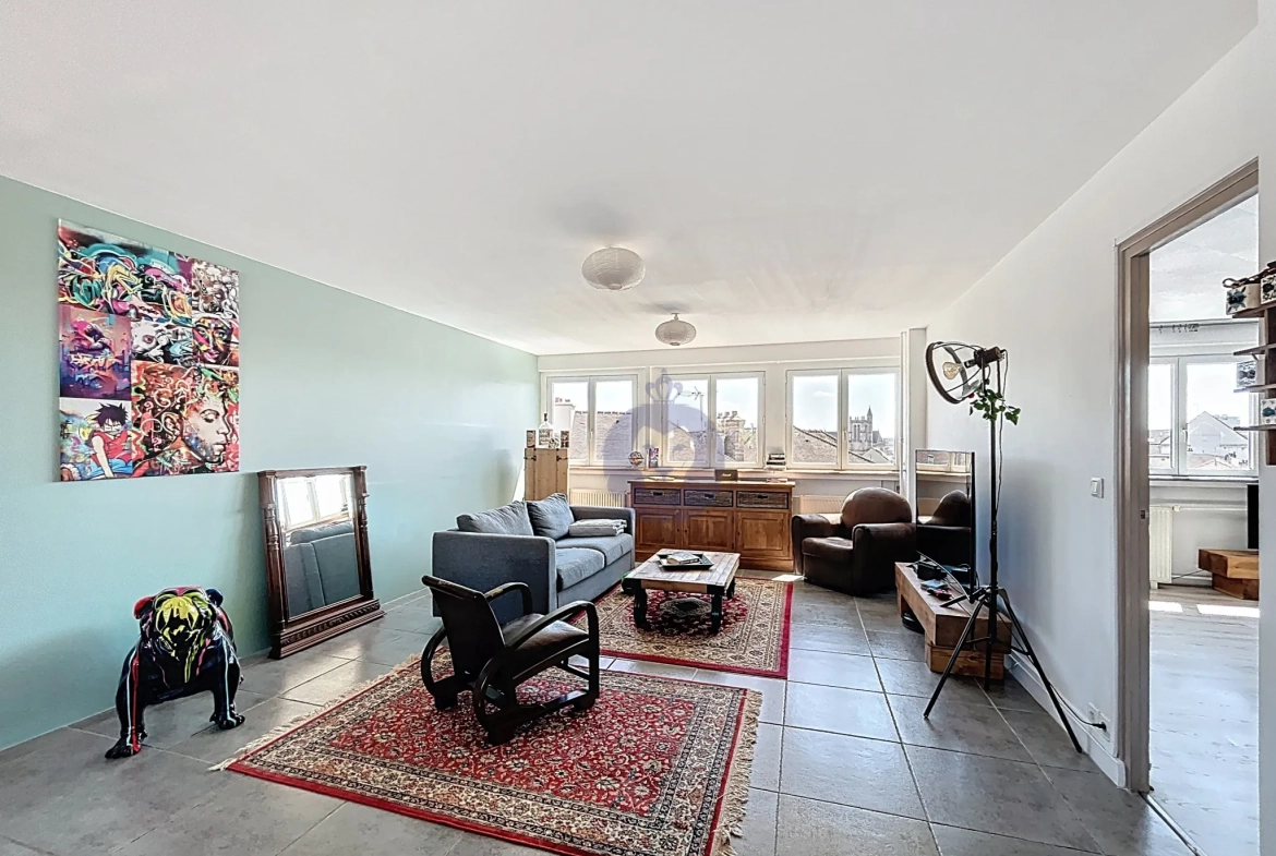 Appartement lumineux de 124 m² avec vue à Melun centre-ville 