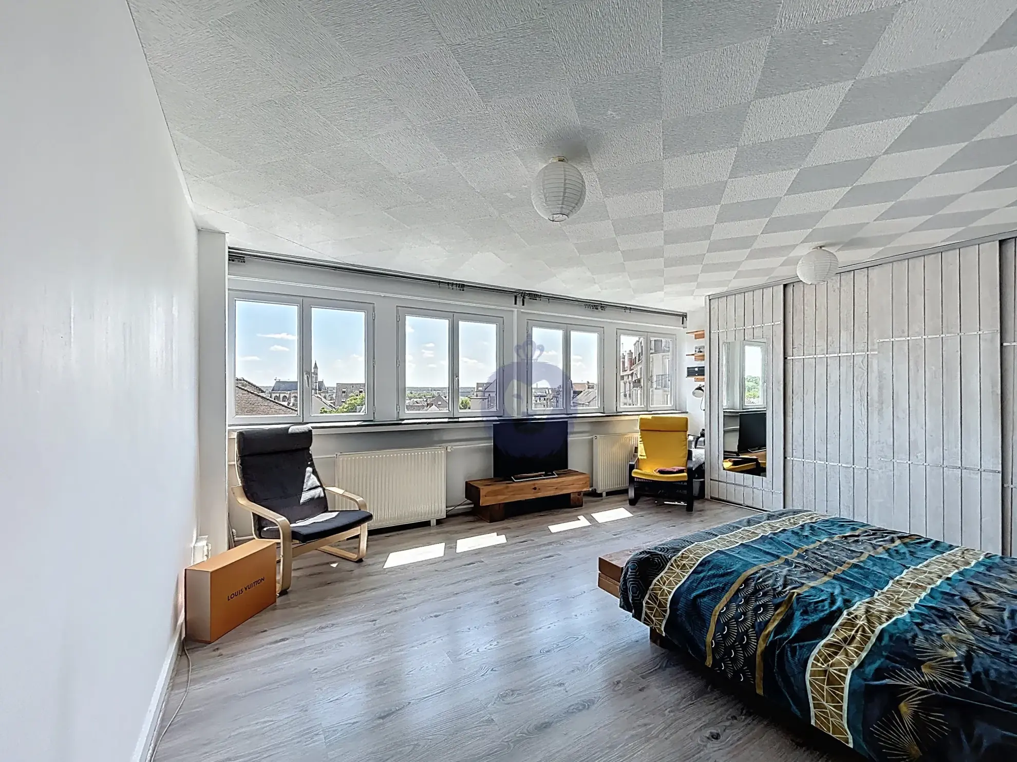 Appartement lumineux de 124 m² avec vue à Melun centre-ville 