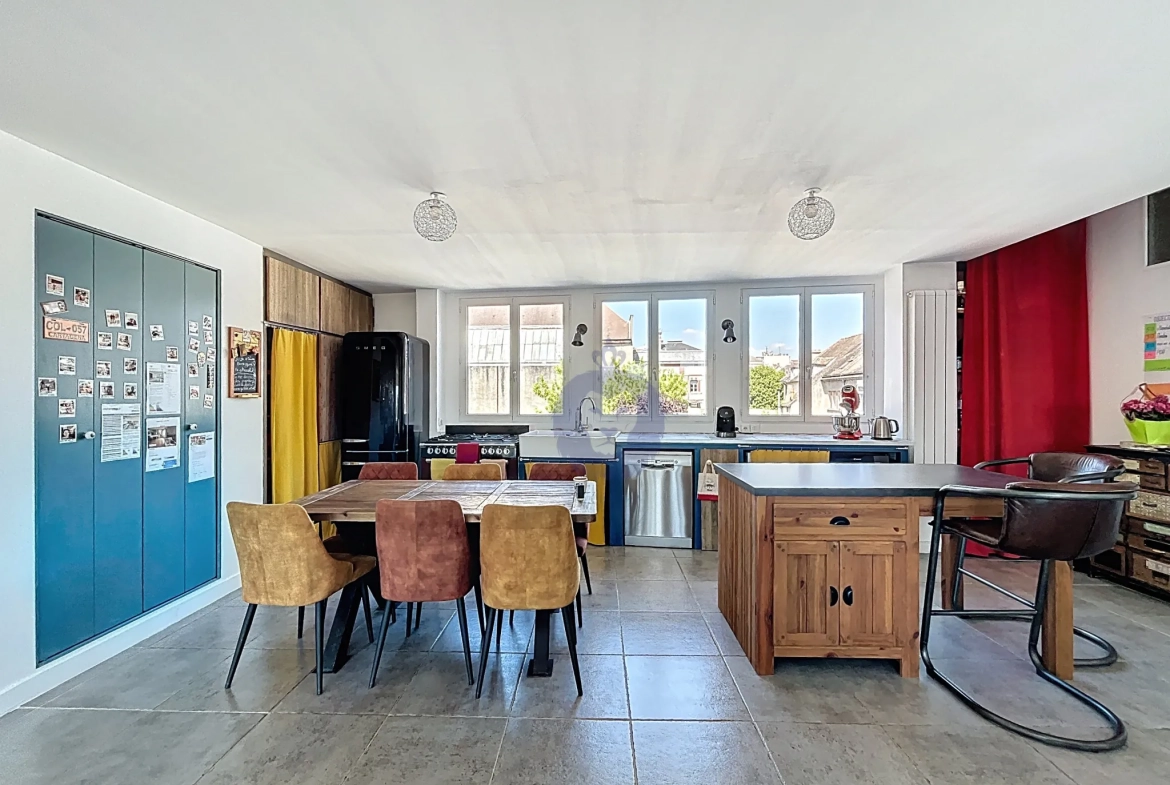 Appartement lumineux de 124 m² avec vue à Melun centre-ville 