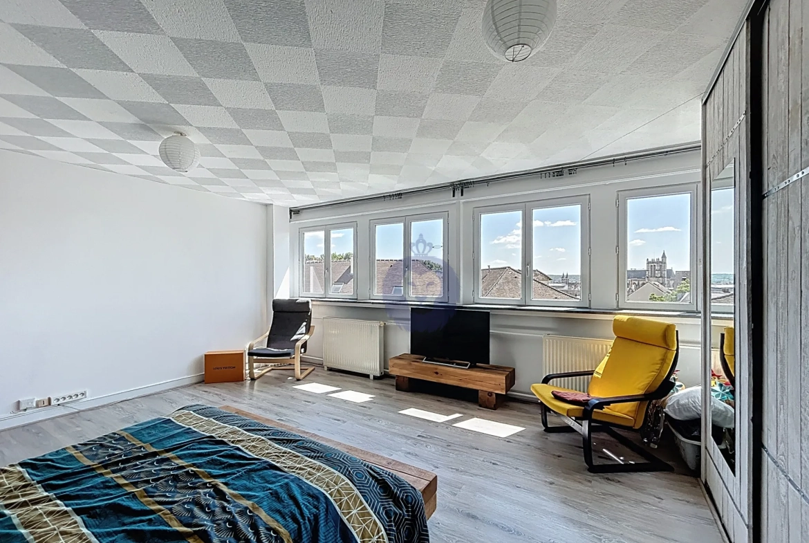 Appartement lumineux de 124 m² avec vue à Melun centre-ville 