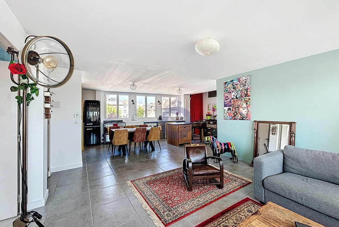 Appartement lumineux de 124 m² avec vue à Melun centre-ville 