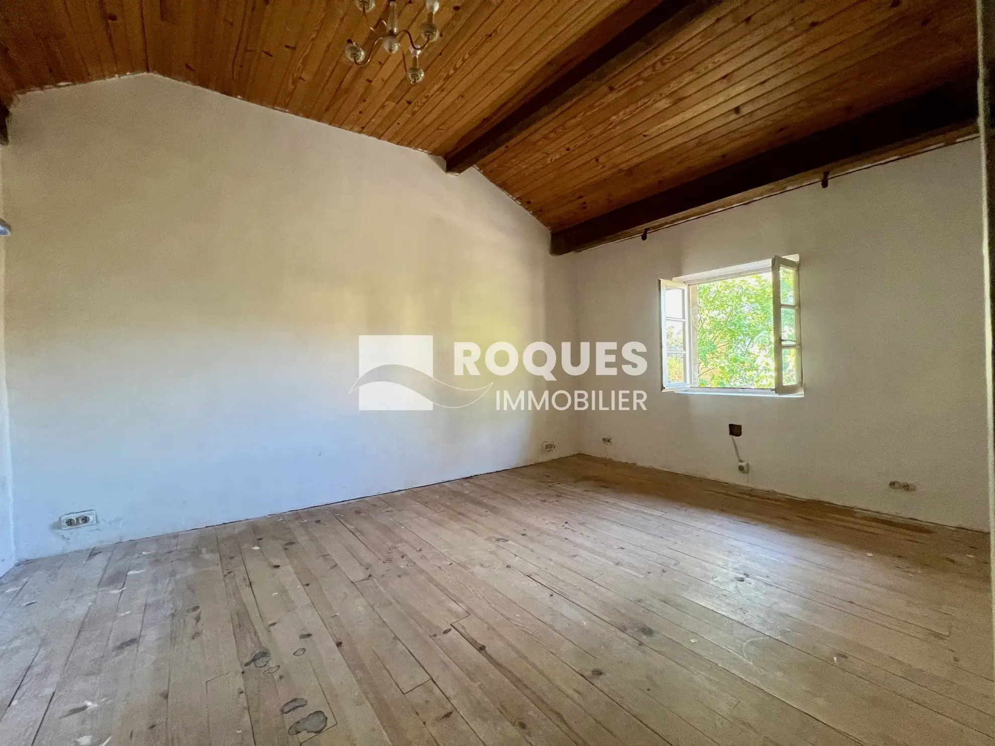 Villa à vendre de 106 m² avec terrasse et garage à Millau 