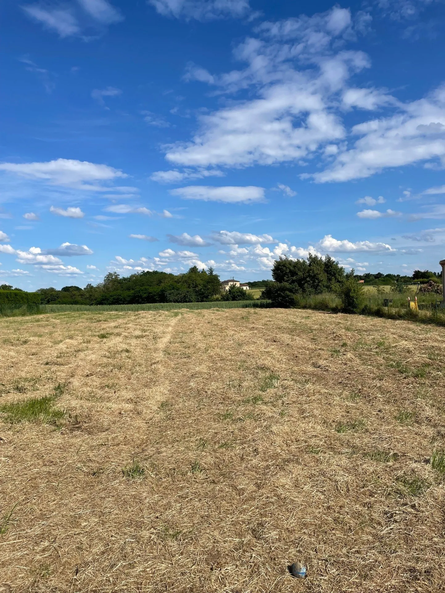 Terrain constructible de 1 871 m² à Montpouillan – Opportunité rare 
