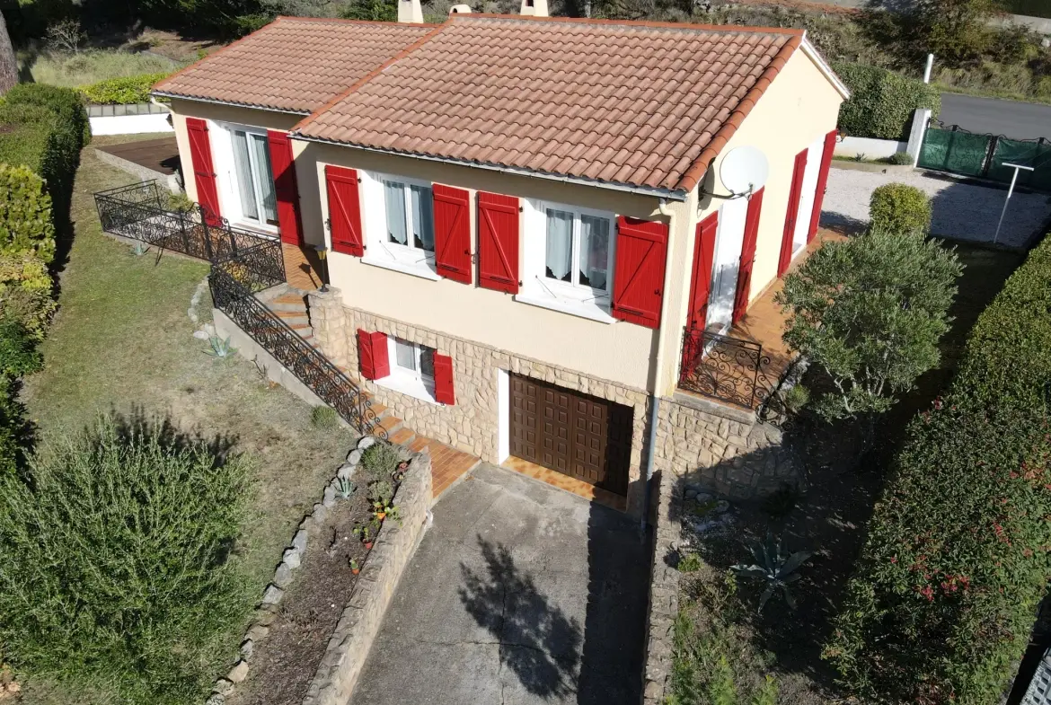 Belle maison avec piscine chauffée et grand garage à Quillan 