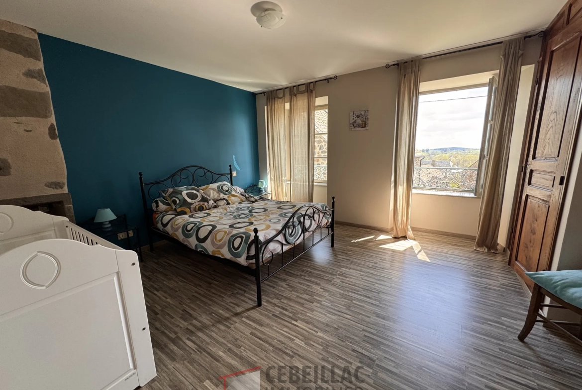 Maison de village rénovée avec 4 chambres à Cézens – Gîte de charme 