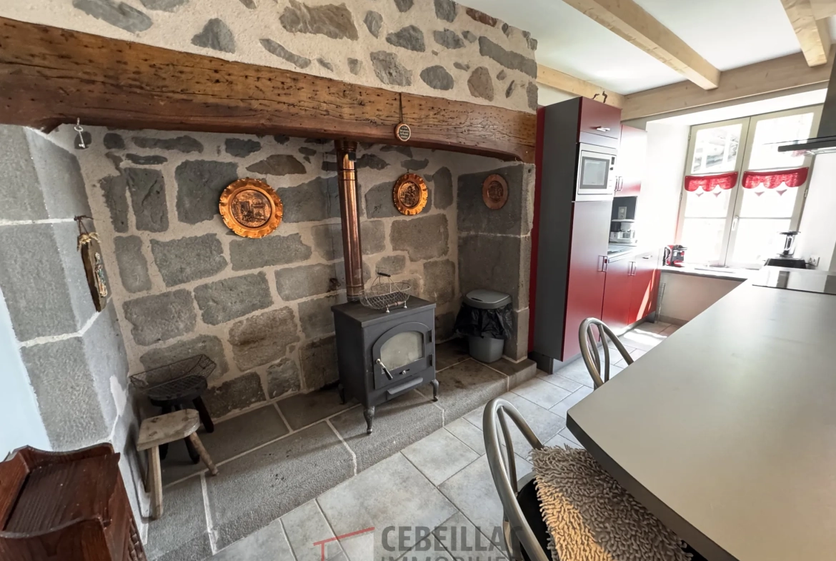 Maison de village rénovée avec 4 chambres à Cézens – Gîte de charme 