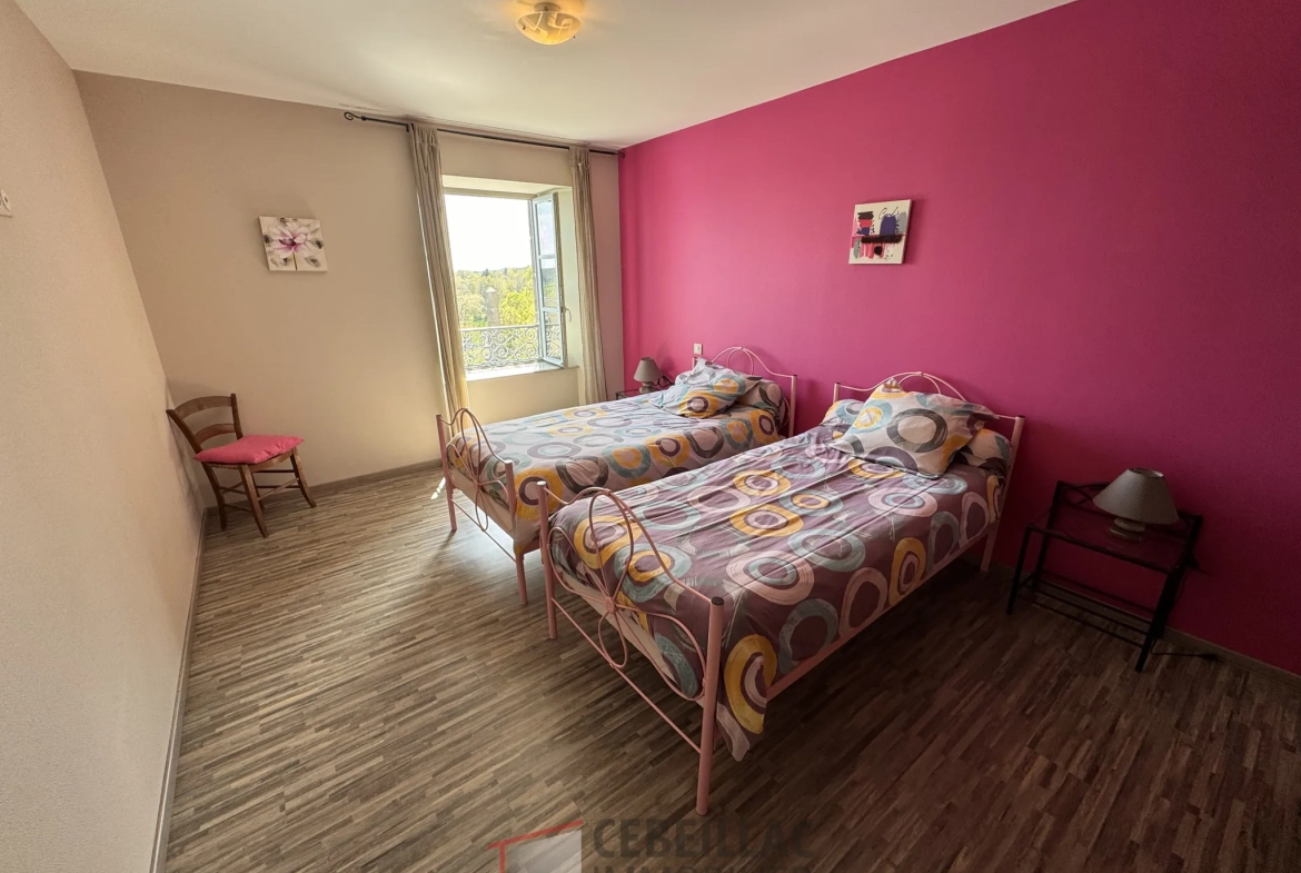 Maison de village rénovée avec 4 chambres à Cézens – Gîte de charme 