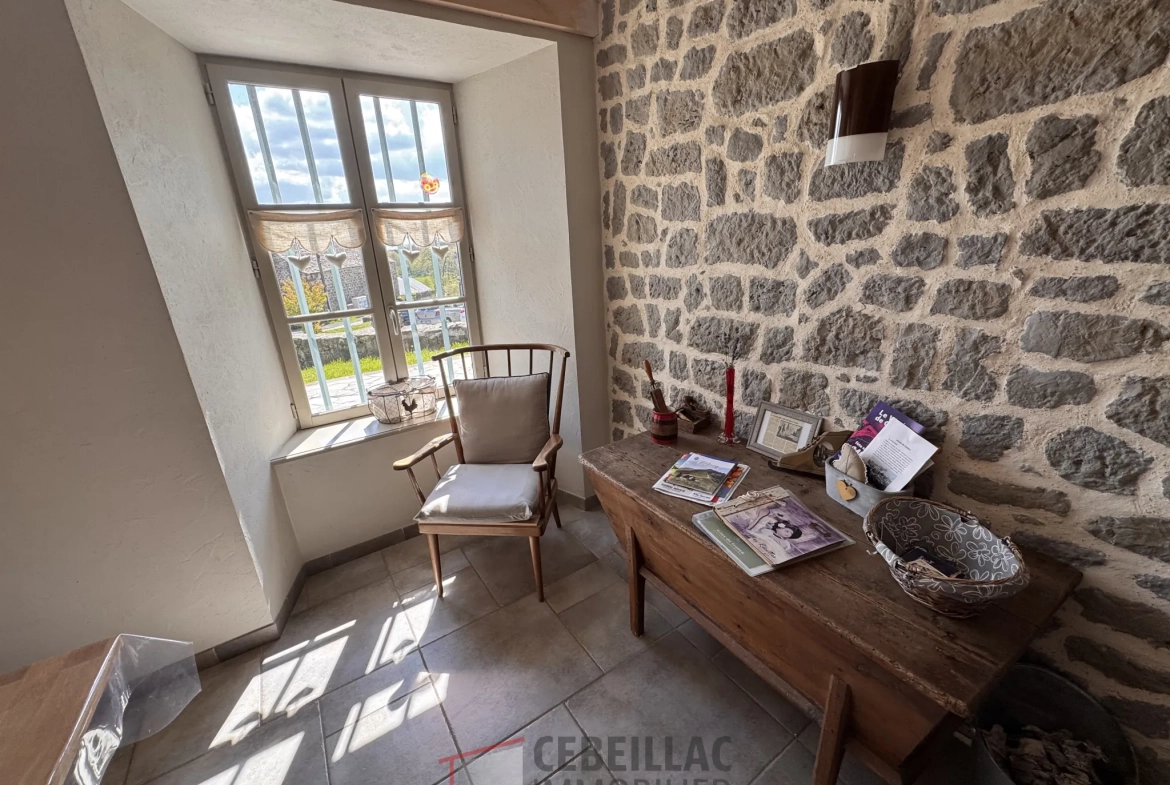 Maison de village rénovée avec 4 chambres à Cézens – Gîte de charme 