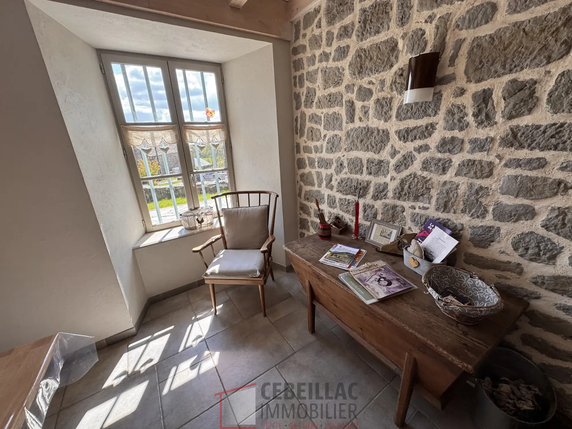 Maison de village rénovée avec 4 chambres à Cézens – Gîte de charme 