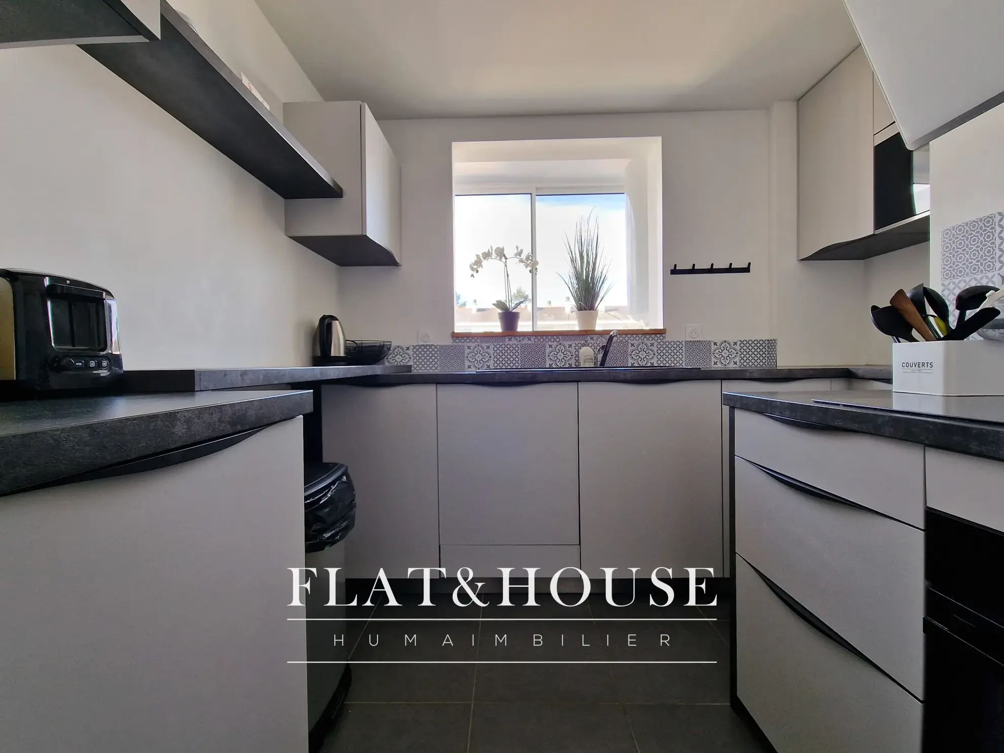 Appartement T4 rénové à Cholet avec balcon et cave, idéal investissement ou résidence principale 